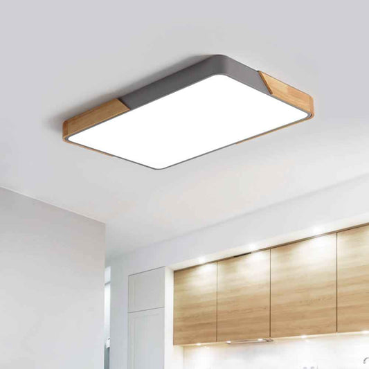 Plafonnier LED carré avec cadre gris et diffuseur blanc, inserts en bois sur les côtés
