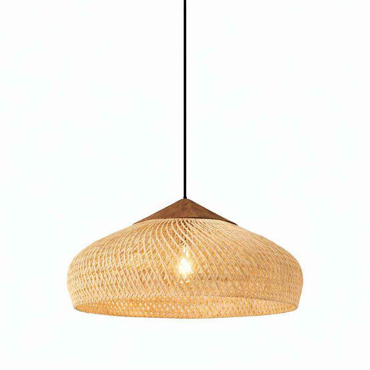 Suspension avec abat-jour conique en rotin tressé, couleur naturelle, style bohème.