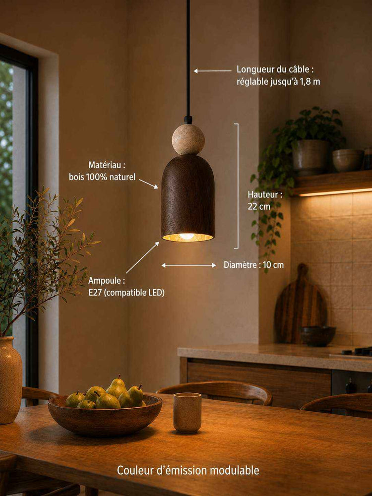 Suspension bimatière avec câble noir : pierre beige surmontant l’abat-jour bois brun