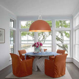 Luminaire suspendu dôme orange, abat-jour arrondi et suspension transparente