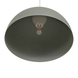 Suspension luminaire à dôme gris, vue du support intérieur et de l’ampoule, finition métal.