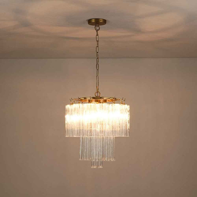 Lustre 3 lumières en verre texturé blanc, monture laiton, suspension en chaîne