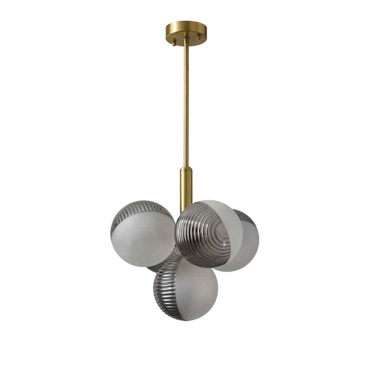 Lustre à boules de verre opale texturé gris, tige laiton et rosace ronde.