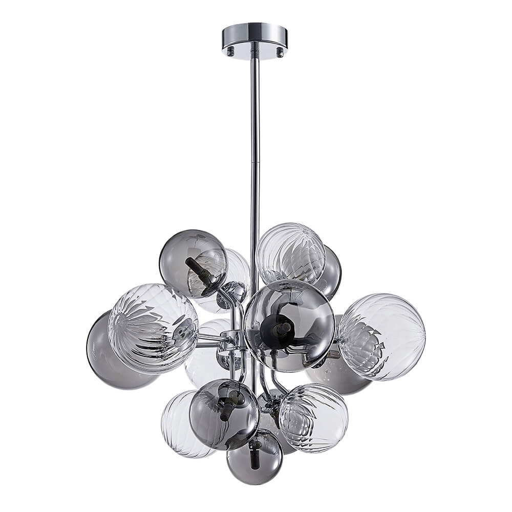 Lustre grappe chromée avec boules de verre transparentes et fumées.