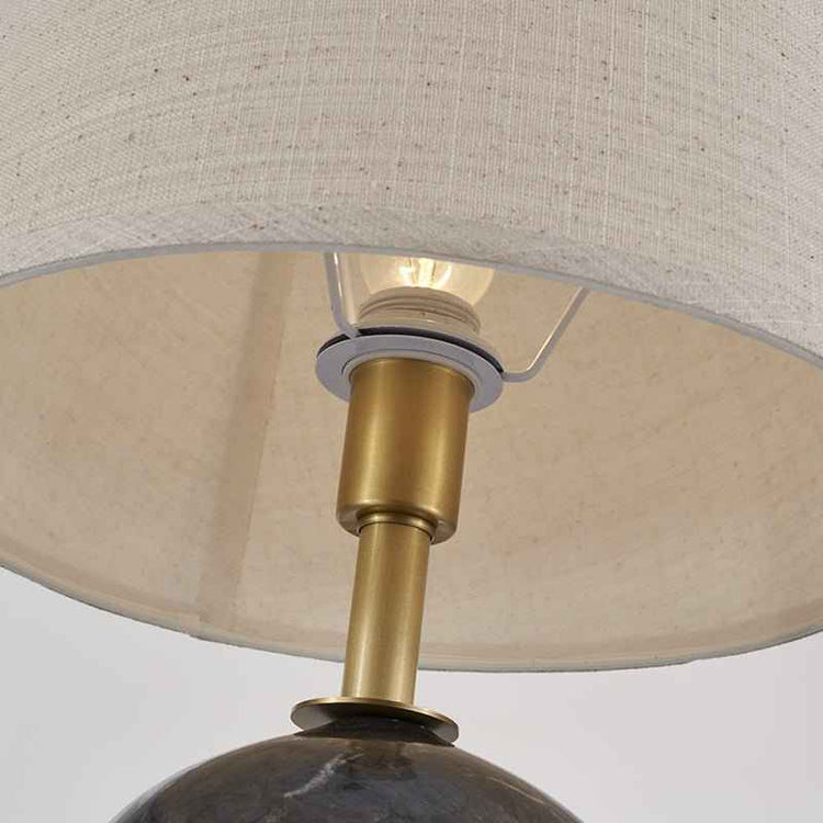Abat-jour tambour avec fixation laiton sur tige, intérieur beige