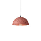 Suspension à dôme en céramique rouge texturée, bord noir, cordon noir