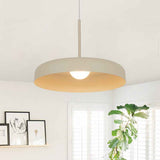 Luminaire suspendu LED à abat-jour dôme beige, diffuseur rond visible en bas
