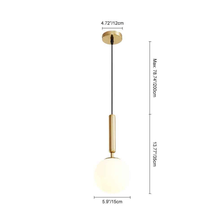 Suspension mini à globe opale, armature laiton, forme ronde au plafond