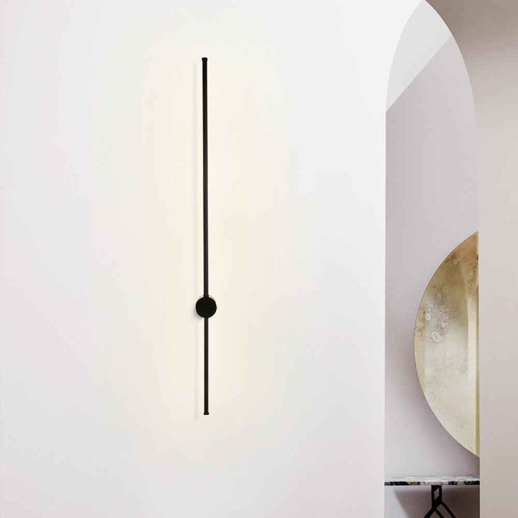 Applique murale LED minimaliste noire : barre verticale fine et pastille ronde