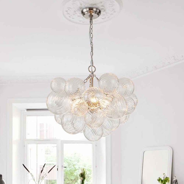 Lustre moderne en grappe de globes en verre, suspension chaîne, finition argentée