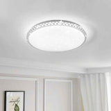Plafonnier ovale en verre opalin blanc, bord ajouré doré, diffuseur à points lumineux