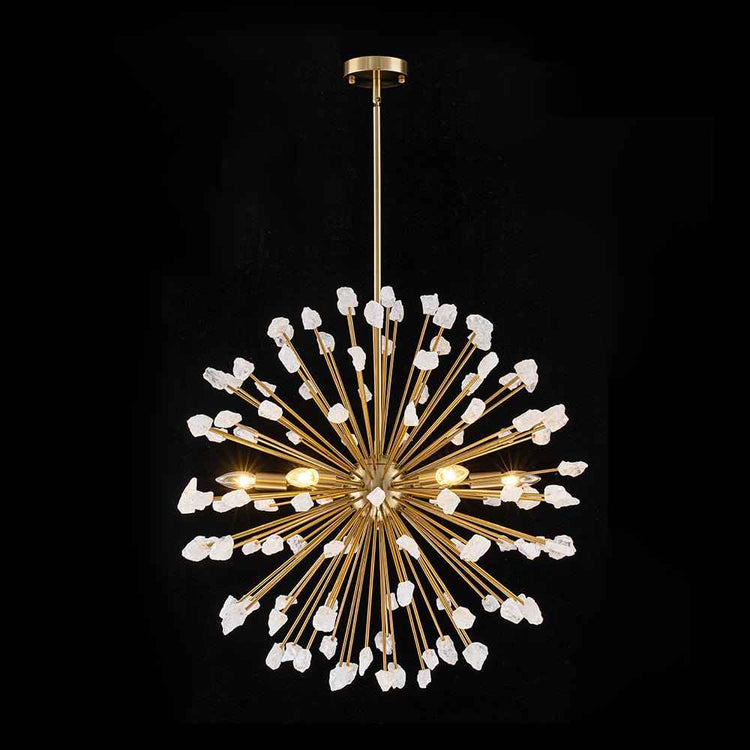 Lustre soleil laiton, tiges rayonnantes et éléments blancs, ampoules allumées